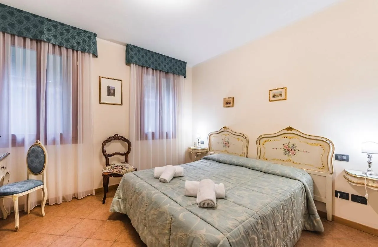 Ca' Leon D'Oro Hotel Venice 3*,