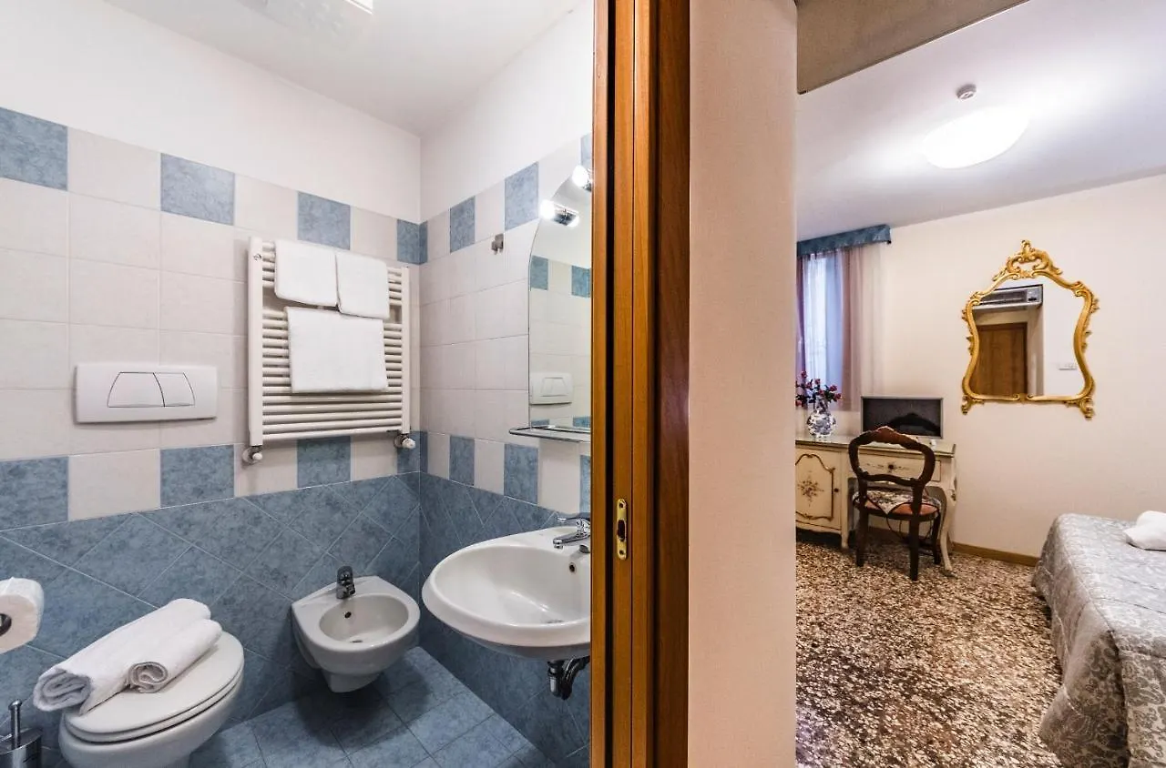 Ca' Leon D'Oro Hotel Venice 3*,