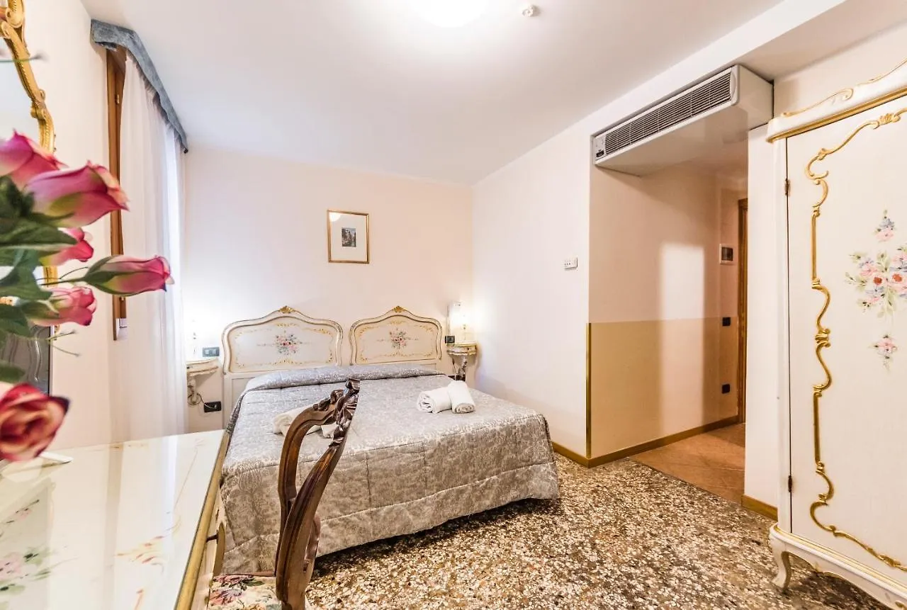 Ca' Leon D'Oro Hotel Venice 3*,