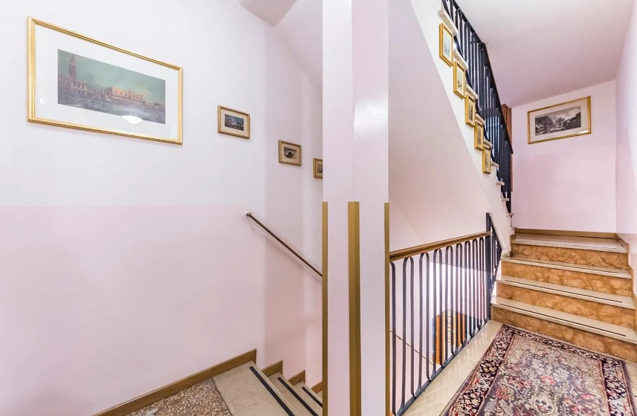 *** Guest house Ca' Leon D'Oro Hotel Venice Italy