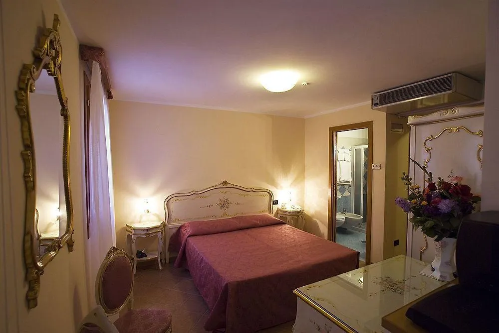 *** Guest house Ca' Leon D'Oro Hotel Venice Italy