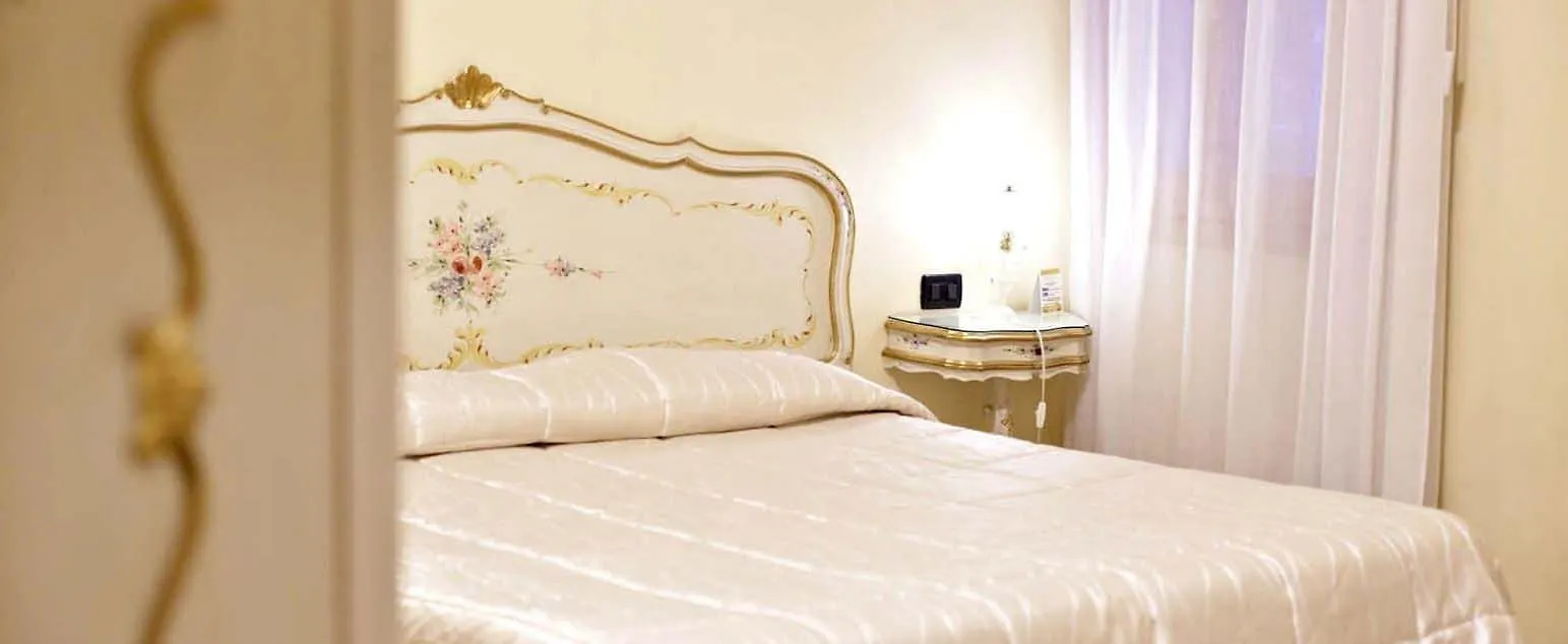Ca' Leon D'Oro Hotel Venedig 3*,